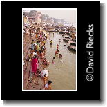 bathing in ganges at Varanasi3